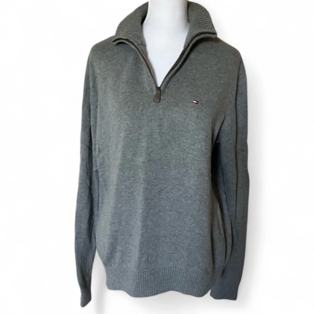 Tommy Hilfiger Mens Gray Quarter Zip Knit Long Sleeve Sweater size Medium